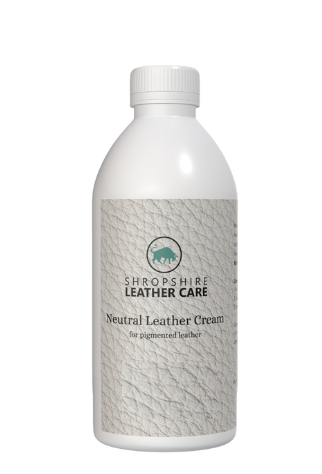 neutral leather cream, a wax-based formula crafted for pigmented leather. Ideal for restoring minor scuffs and scratches